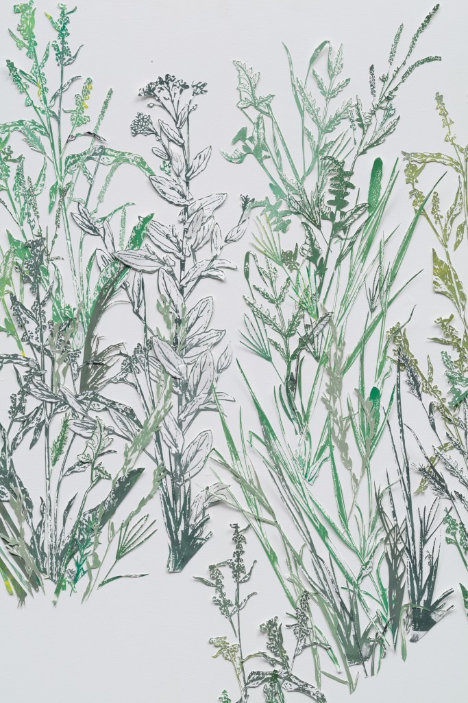 덤불숲 · silkscreenpapercutting · 가변설치 · 2021-2023 · 이주은 · Lee Jooeun · (이미지 출처 = 레이블갤러리) · (Image Source = label gallery)