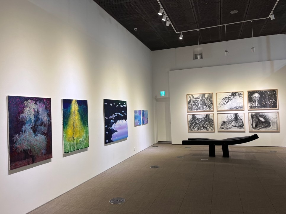 전시전경 · Exhibition view · (이미지 출처 = 갤러리로얄) · (Image source = Gallery Royal)