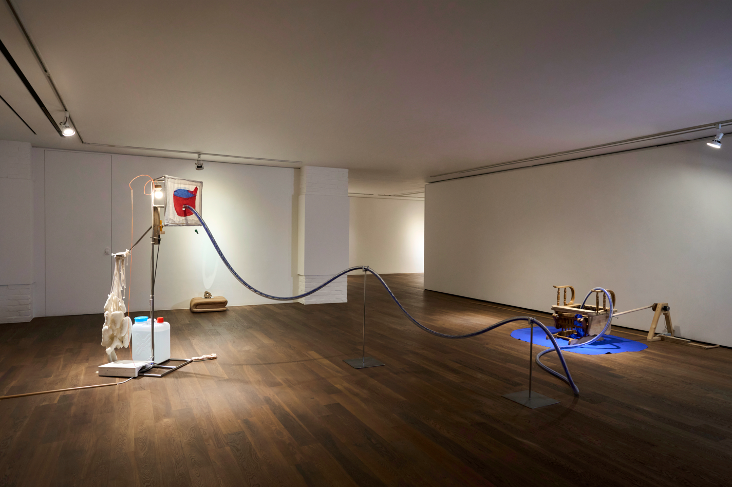전시전경 · Exhibition view · (이미지 출처 = 신한갤러리) · (Source = Shinhan gallery)