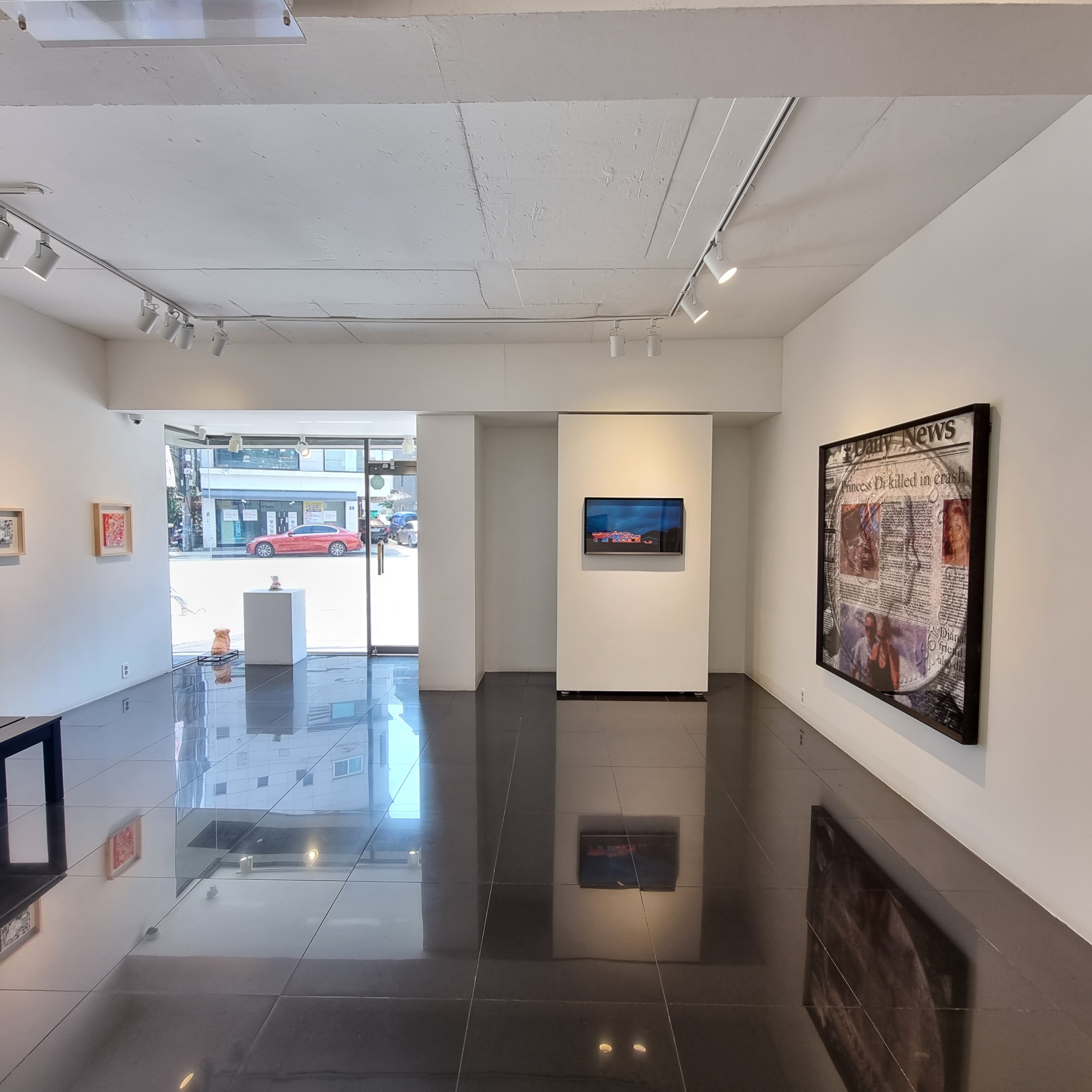 전시전경 · Exhibition view · (이미지 출처 = 리디아갤러리) · (Image Source = lydia gallery)