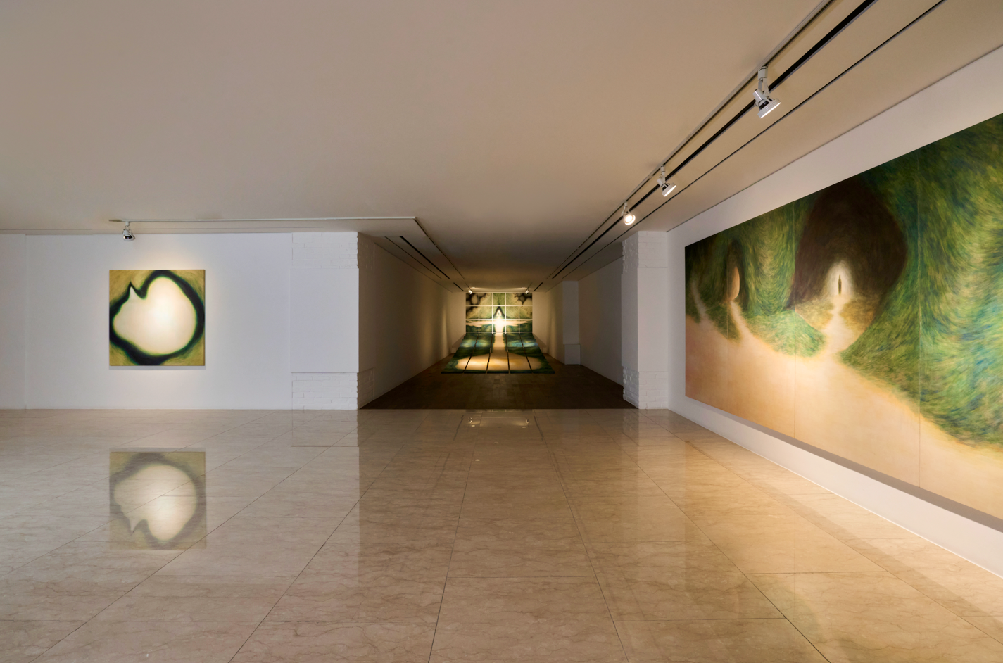 전시전경 · Exhibition view · (이미지 출처 = 신한갤러리) · (Source = Shinhan gallery)