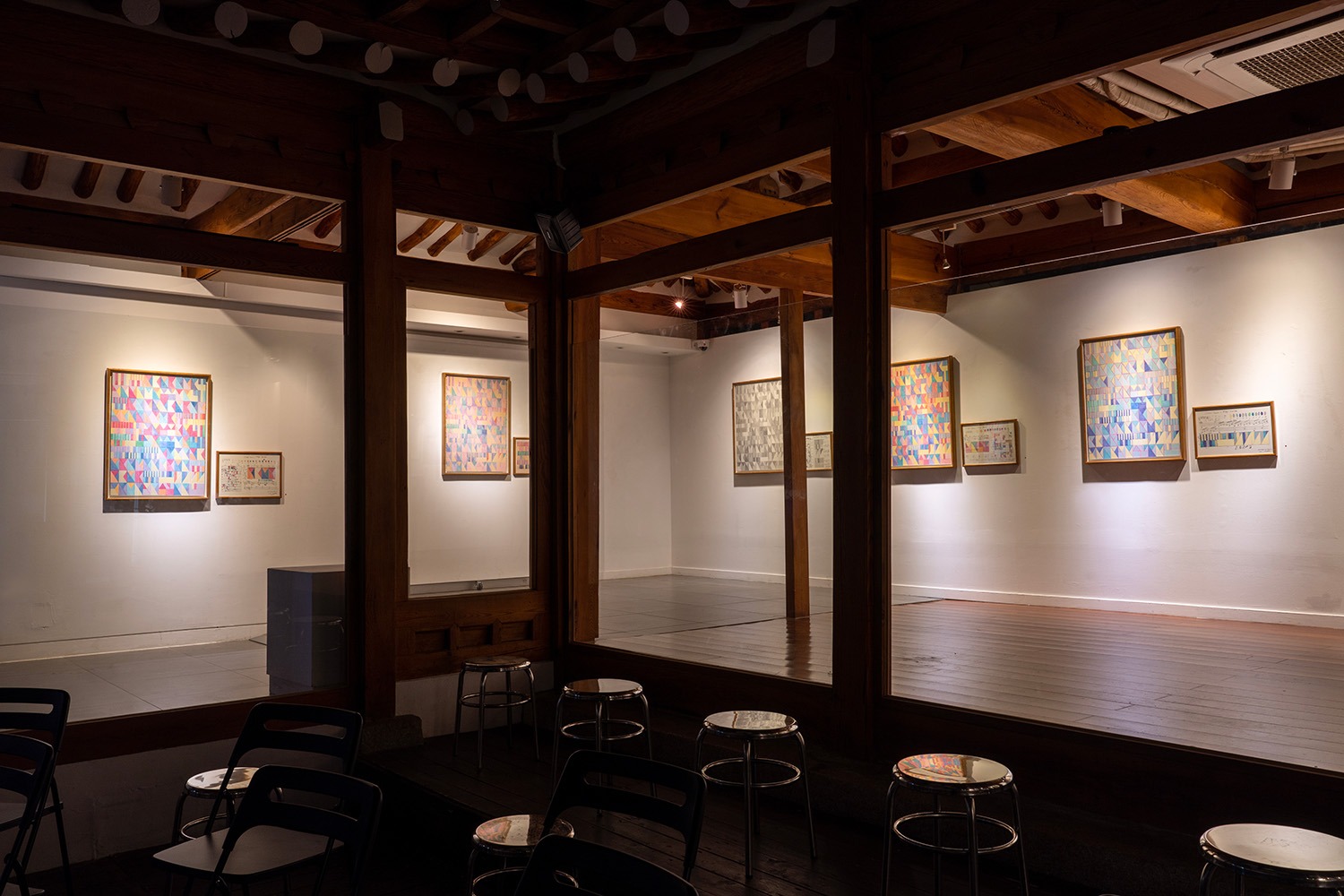 전시전경 · Exhibition view · (이미지 제공 = 파소 갤러리) · (Source = paso gallery)