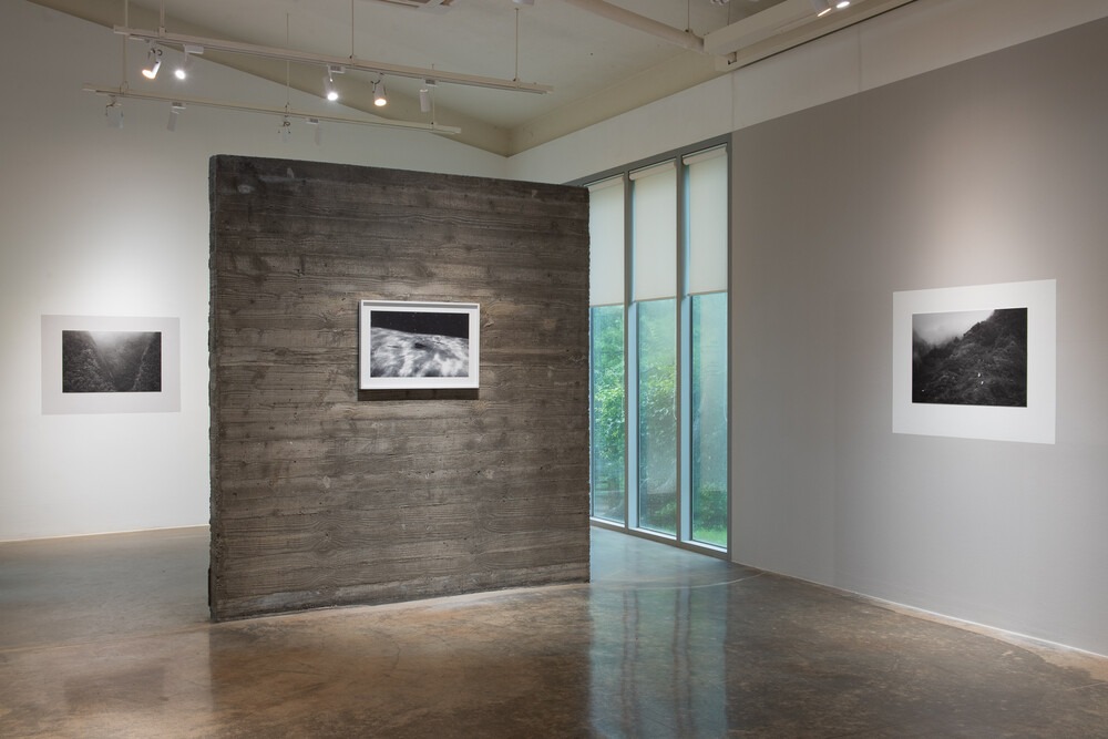 전시전경 · Exhibition view · (이미지 출처 = 닻미술관) · (Source = Datz Museum)