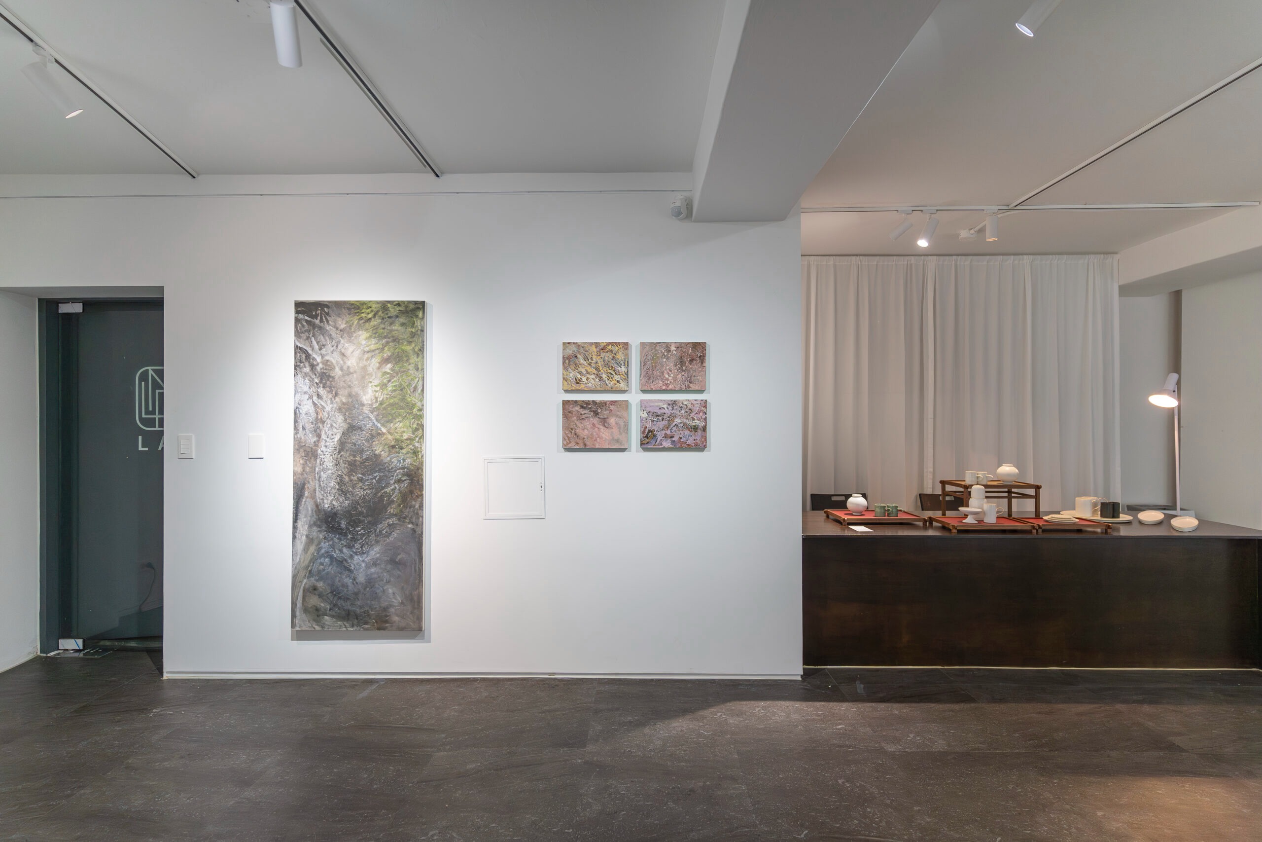 전시전경 · Exhibition view · (이미지 출처 = 아트스페이스 라프) · (Source = Art Space Laf)