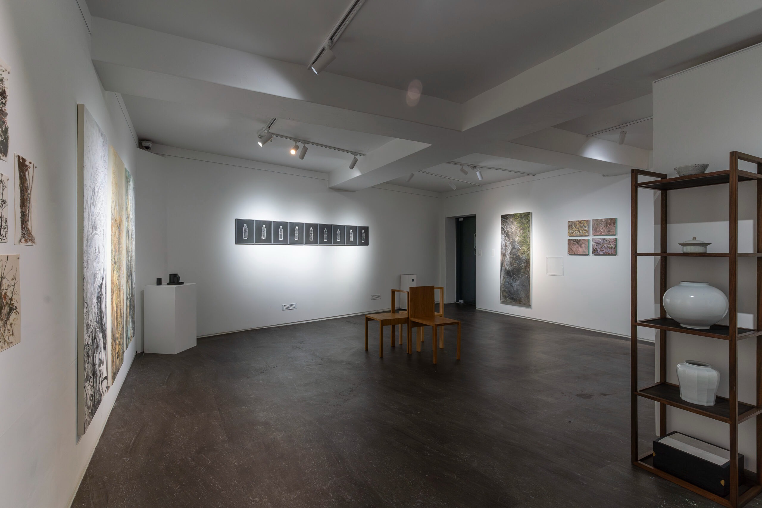 전시전경 · Exhibition view · (이미지 출처 = 아트스페이스 라프) · (Source = Art Space Laf)