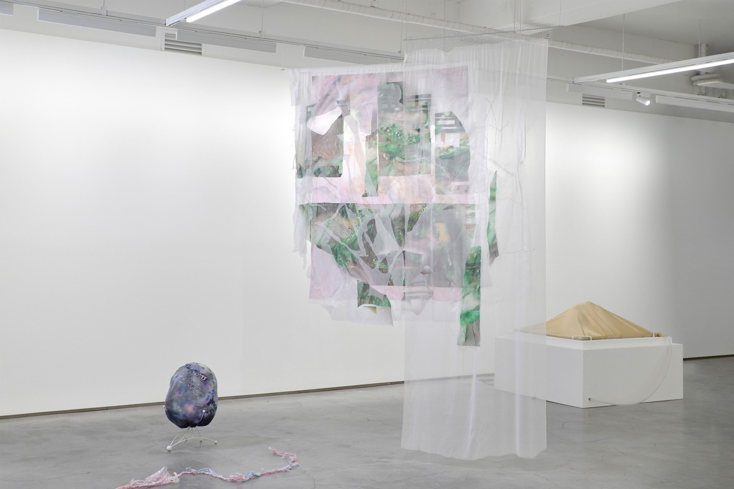 전시전경 · Exhibition view · (이미지 출처 = g갤러리) · (Source = g gallery)