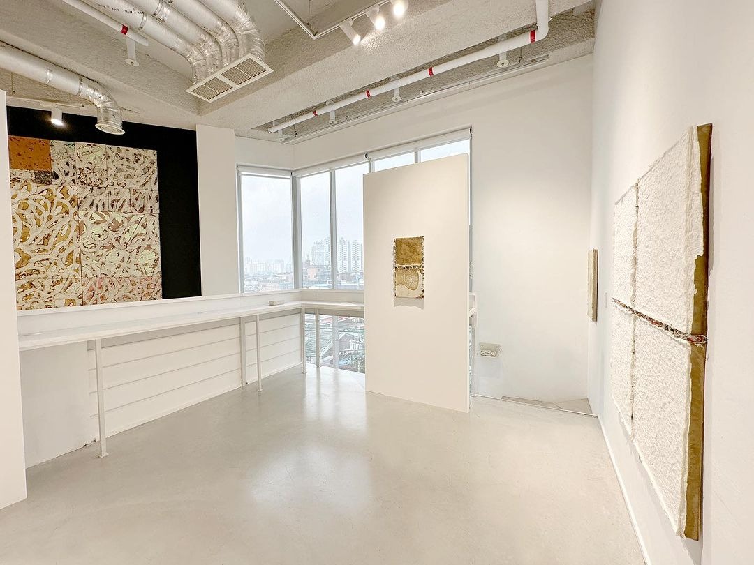전시전경 · Exhibition view · (이미지 출처 = 갤러리 구조) · (SOURCE = KUZO gallery)
