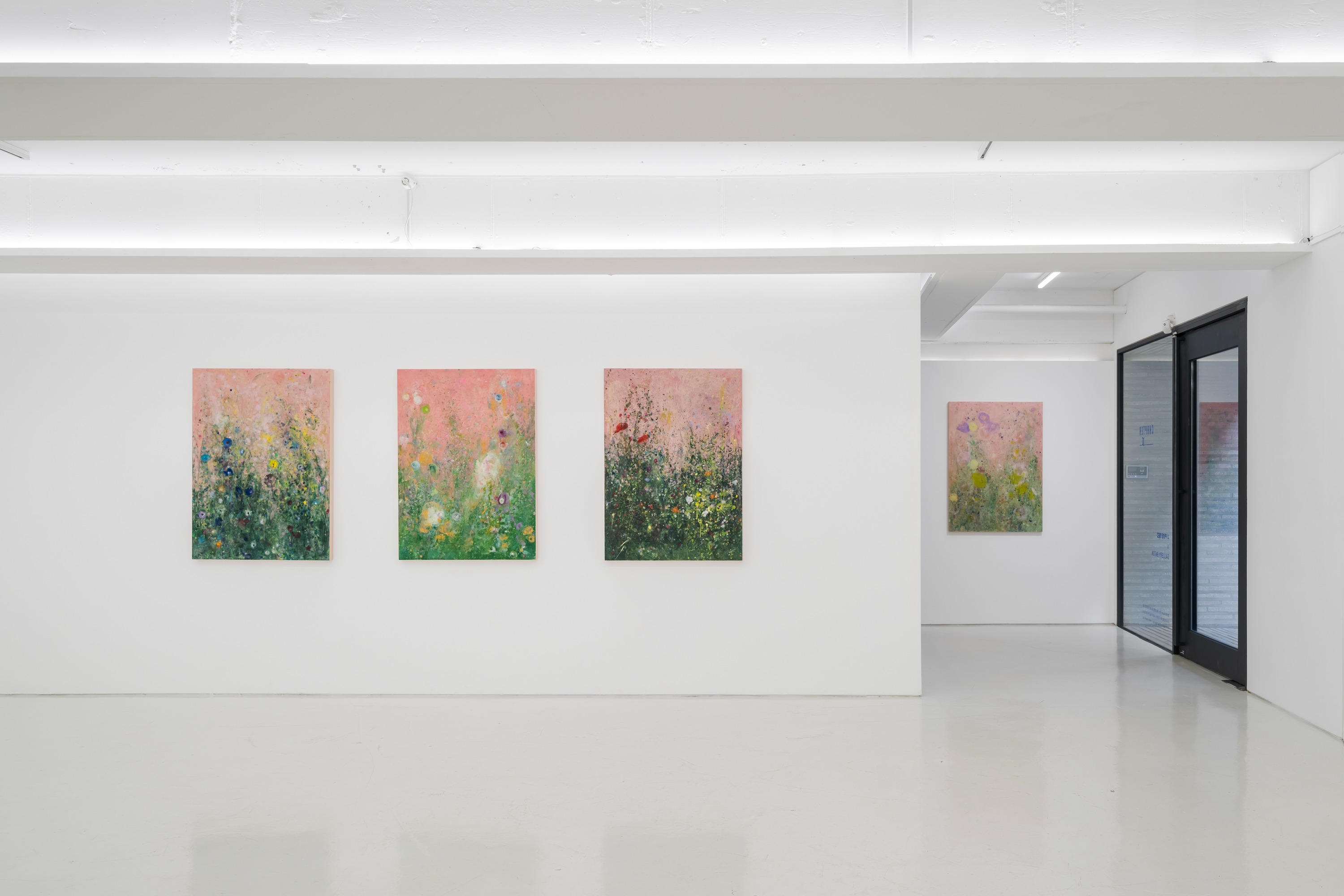 전시전경 · Exhibition view · (이미지 출처 = Chapterii) · (Source = Chapter ii)