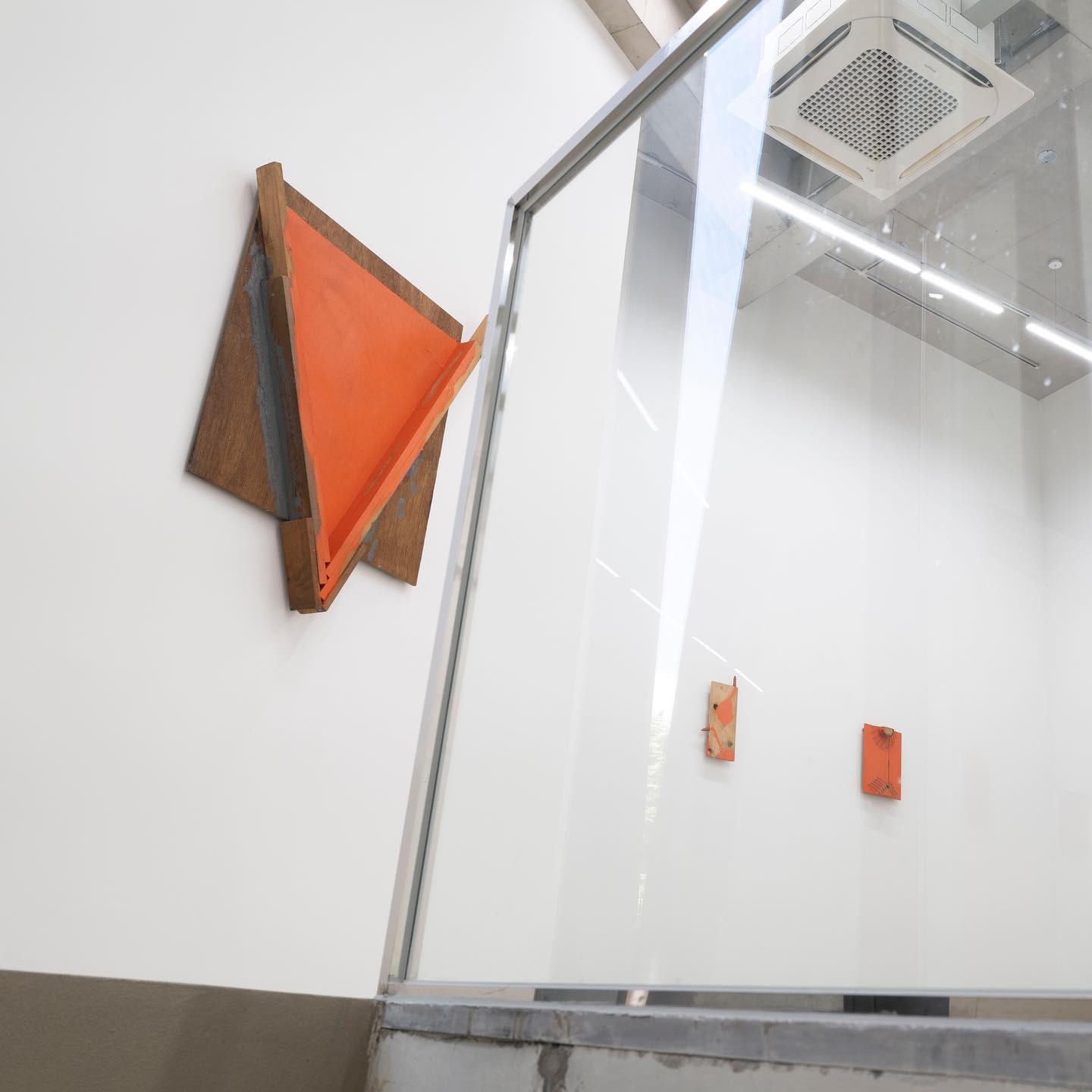 전시전경 · Exhibition view · (이미지 출처 = 갤러리 신라) · (Source = gallery shilla)