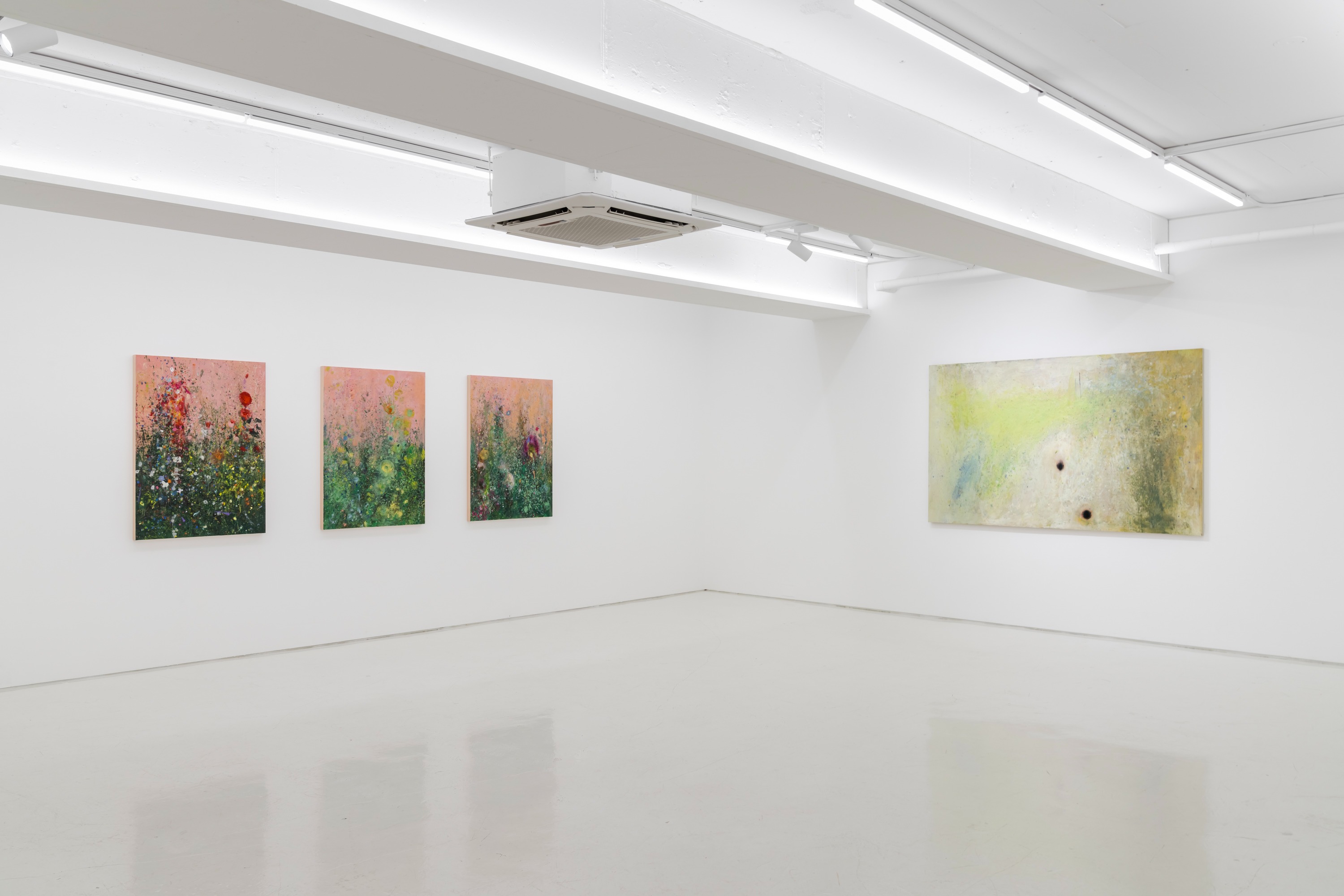 전시전경 · Exhibition view · (이미지 출처 = Chapterii) · (Source = Chapter ii)