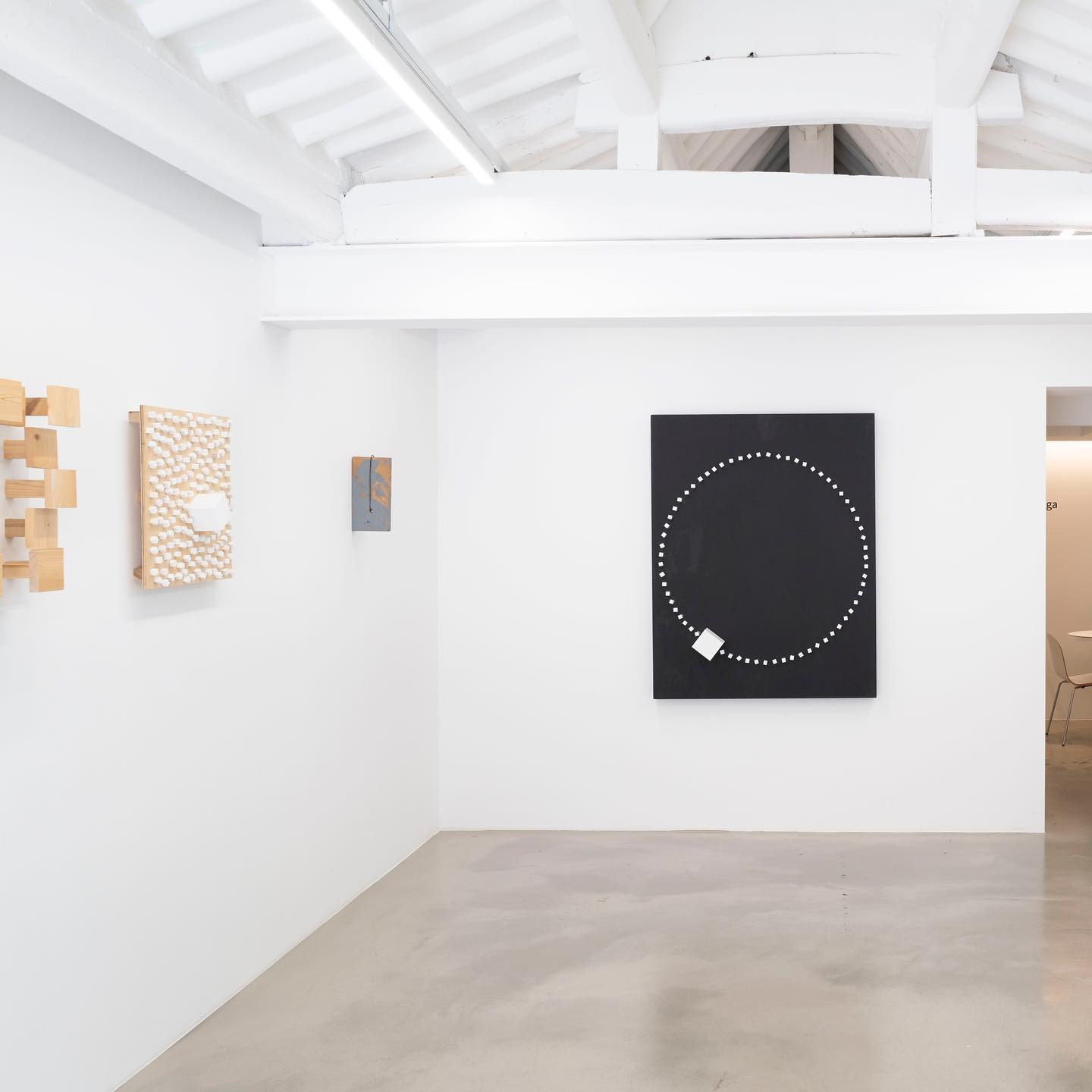 전시전경 · Exhibition view · (이미지 출처 = 갤러리 신라) · (Source = gallery shilla)