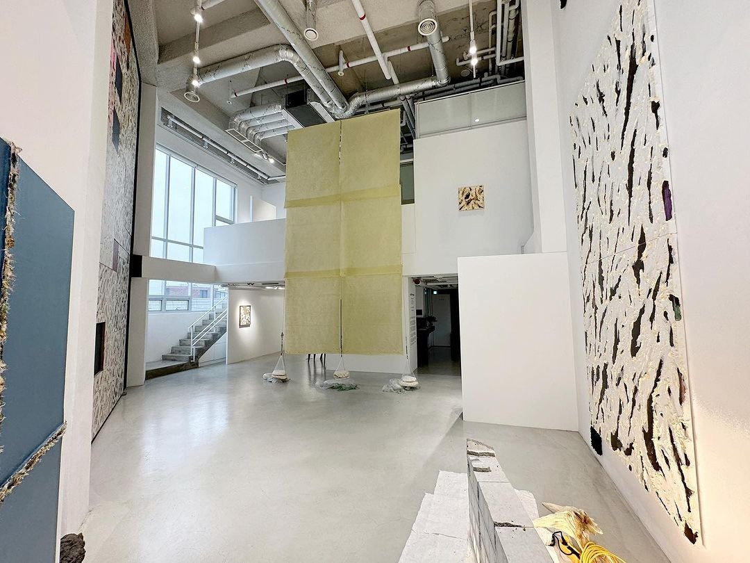 전시전경 · Exhibition view · (이미지 출처 = 갤러리 구조) · (SOURCE = KUZO gallery)