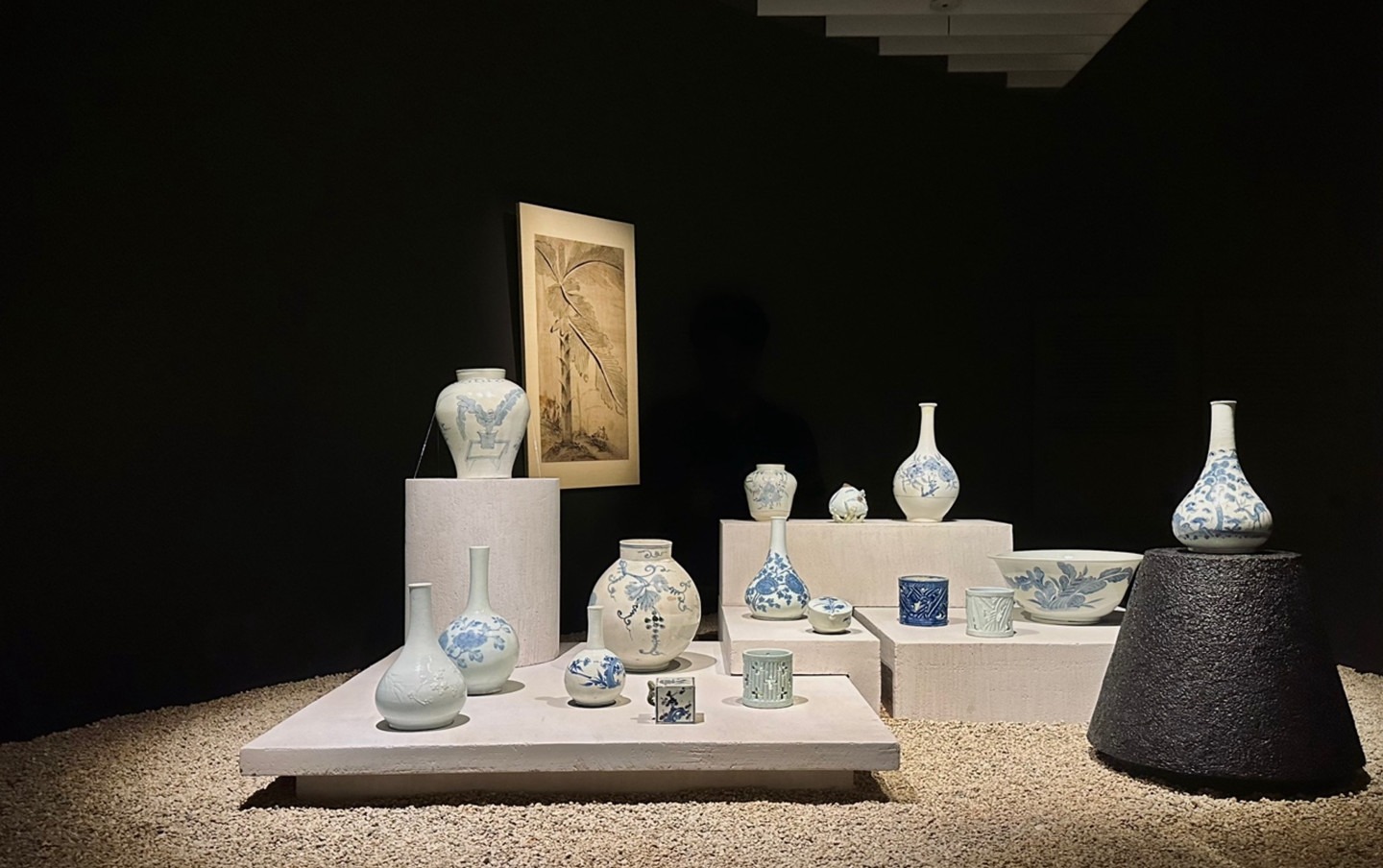 제 3전시실 속 백화암 · (이미지 출처 = 호림미술관 신사분관) · (Source = HORIM Museum Sinsa)