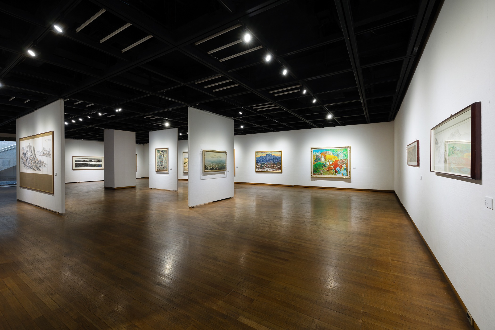 전시전경 · Exhibition view · (이미지 출처 = 한원미술관) · (Image Source = hanwon museum of art)