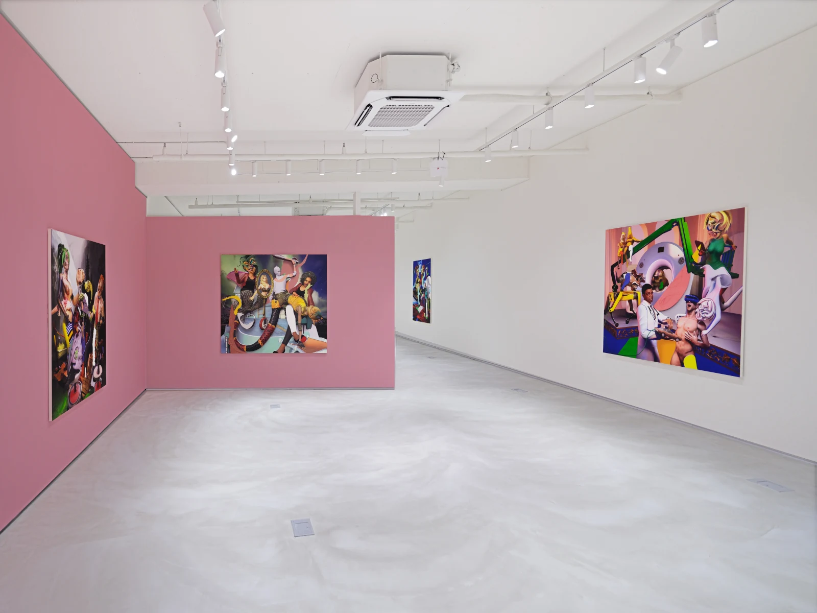 전시전경 · Exhibition view · (출처 = 두아르트 스퀘이라) · (Source = Duarte Sequeira)