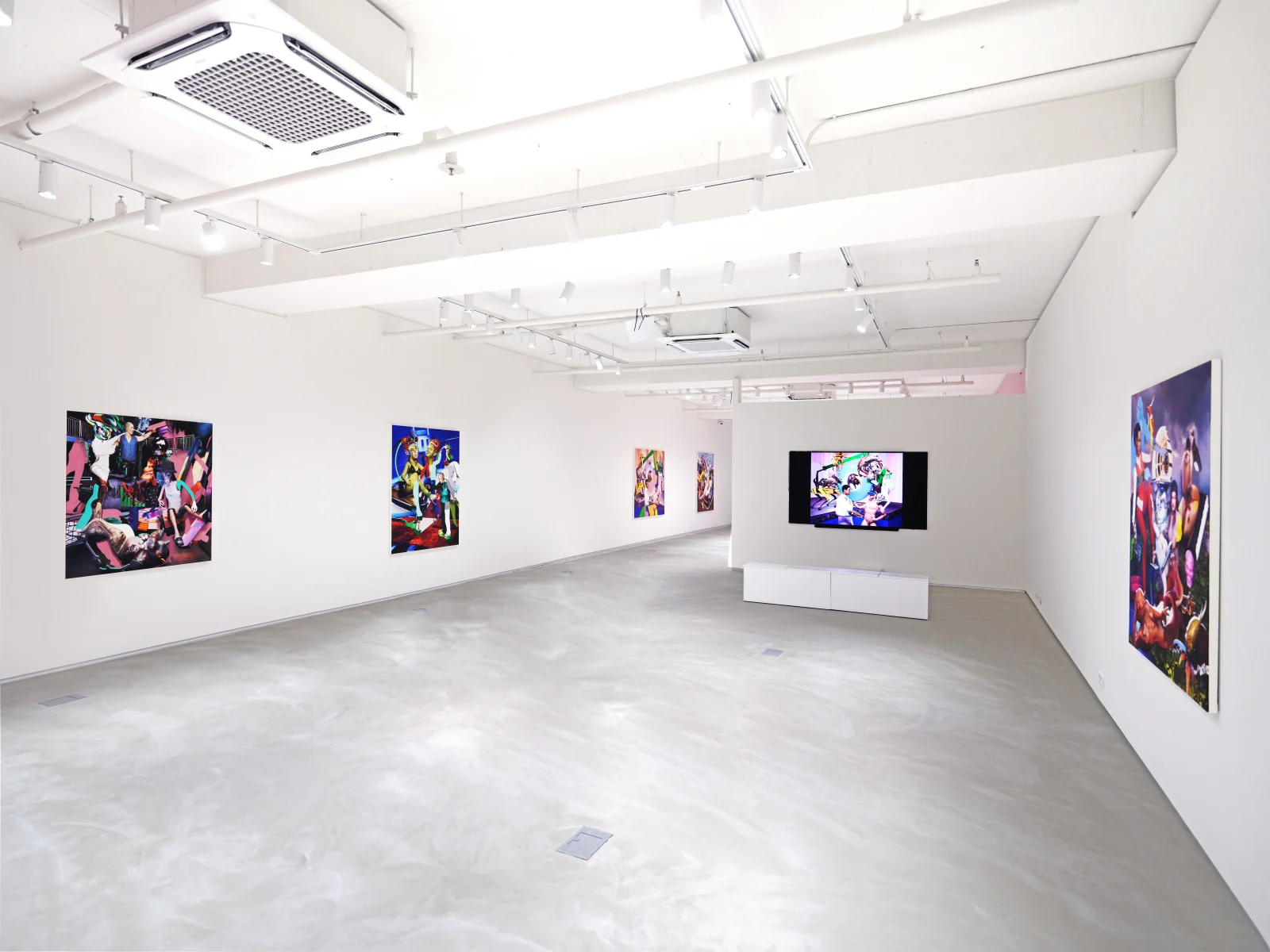 전시전경 · Exhibition view · (출처 = 두아르트 스퀘이라) · (Source = Duarte Sequeira)