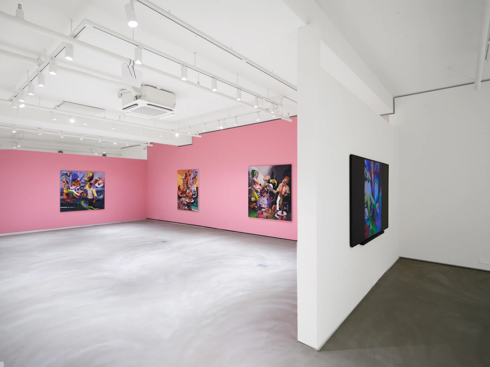 전시전경 · Exhibition view · (출처 = 두아르트 스퀘이라) · (Source = Duarte Sequeira)