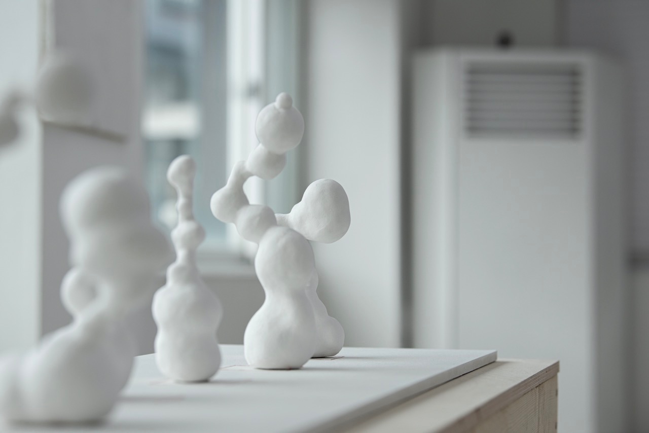 전시전경 · Exhibition view · (출처 = 안팎 스페이스) · (Source = Annpaak Space)