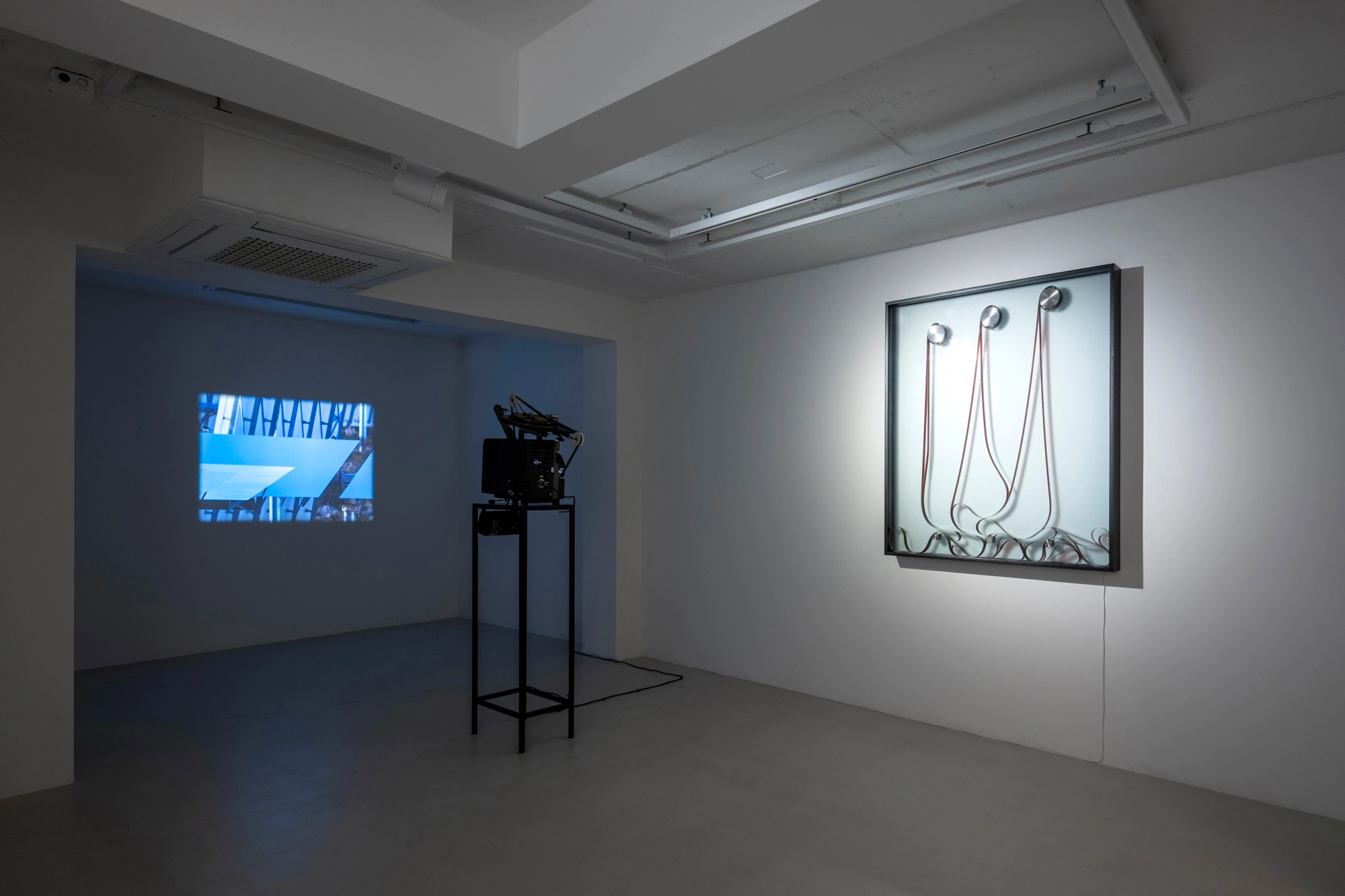 전시전경 · Exhibition view · (출처 = 에스더쉬퍼, © the artist / VG Bild-Kunst, Bonn 2023. Photo © Hyun Jun Lee) · (Source = Esther Schipper, © the artist / VG Bild-Kunst, Bonn 2023. Photo © Hyun Jun Lee)