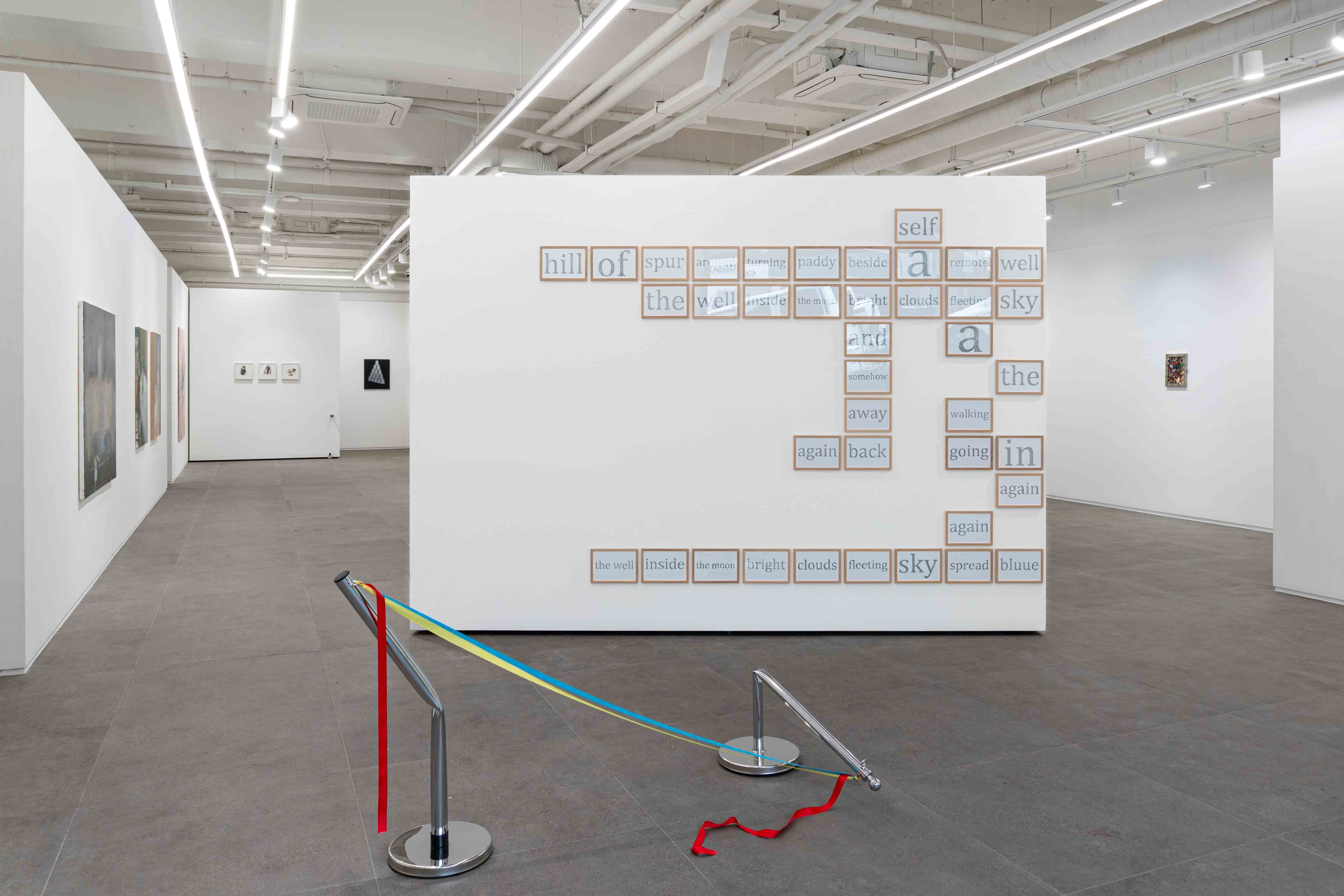 전시전경 · Exhibition view · (출처 = 원앤제이갤러리) · (Source = One and J Gallery)