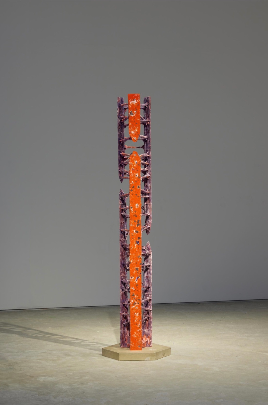 Irem · Epoxy resin, pigment, cement, fiberglass, stainless steel and polystyrene · 228 x 59 x 52 cm · 2022 · Irem · Epoxy resin, pigment, cement, fiberglass, stainless steel and polystyrene · 현남 · HYUN NAHM · (출처 = 리만머핀) · (Source = Lehmann Maupin)