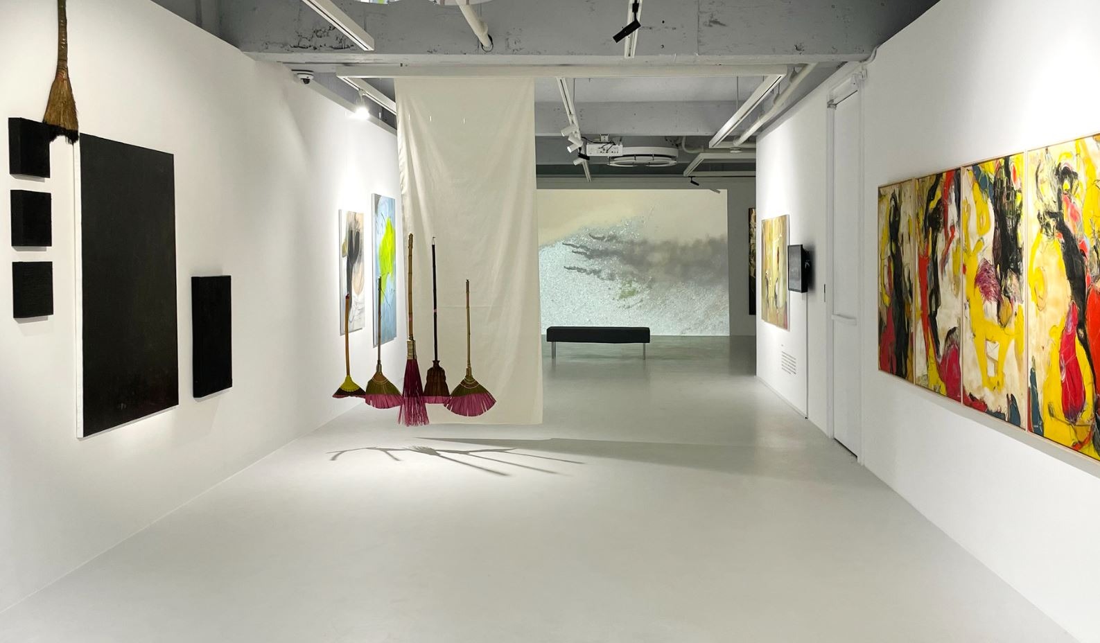 전시전경 · Exhibition view · (이미지 출처 = 갤러리X2) · (Image Source = gallery X2)