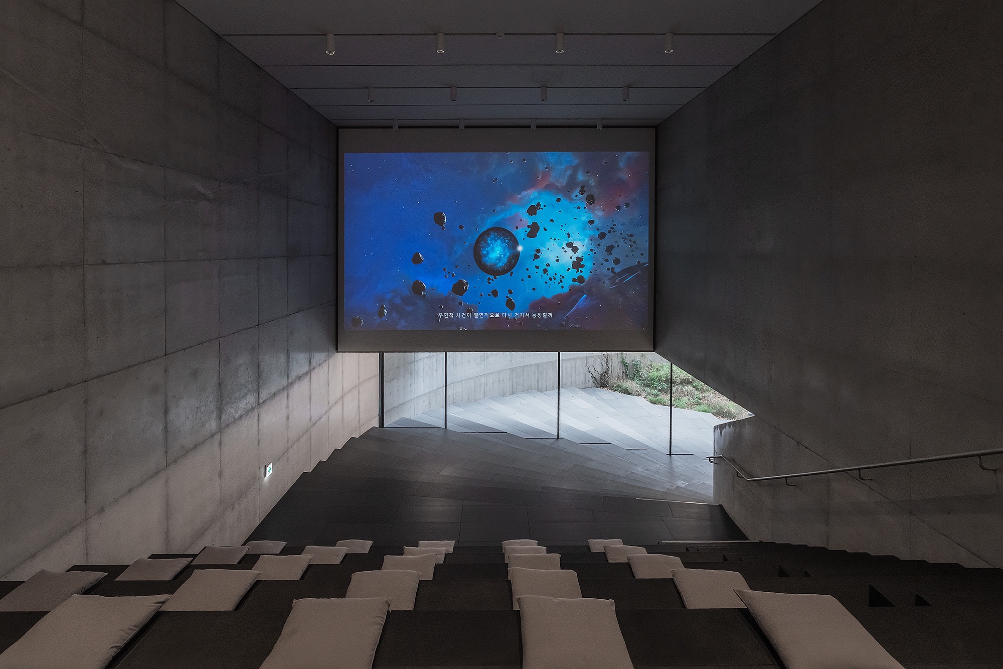 전시전경 · Exhibition view · (출처 = 송은) · (Source = Songeun)