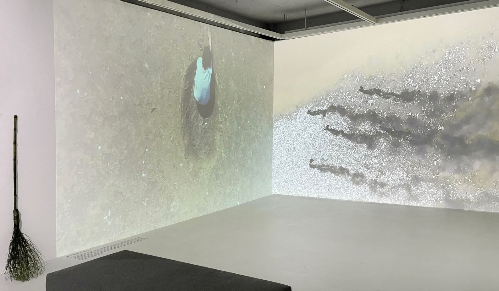 전시전경 · Exhibition view · (이미지 출처 = 갤러리X2) · (Image Source = gallery X2)