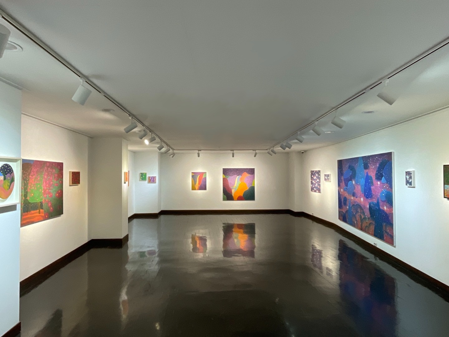 전시전경 · Exhibition view · (이미지 출처 = 통인화랑) · (이미지 출처 = 통인화랑)