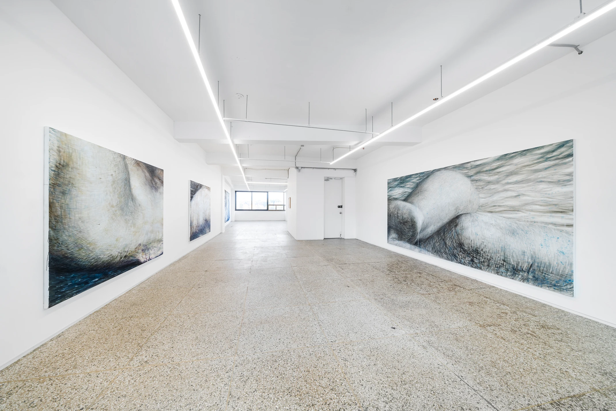 전시전경 · Exhibition view · (출처 = 갤러리 소소) · (Source = Gallery Soso)