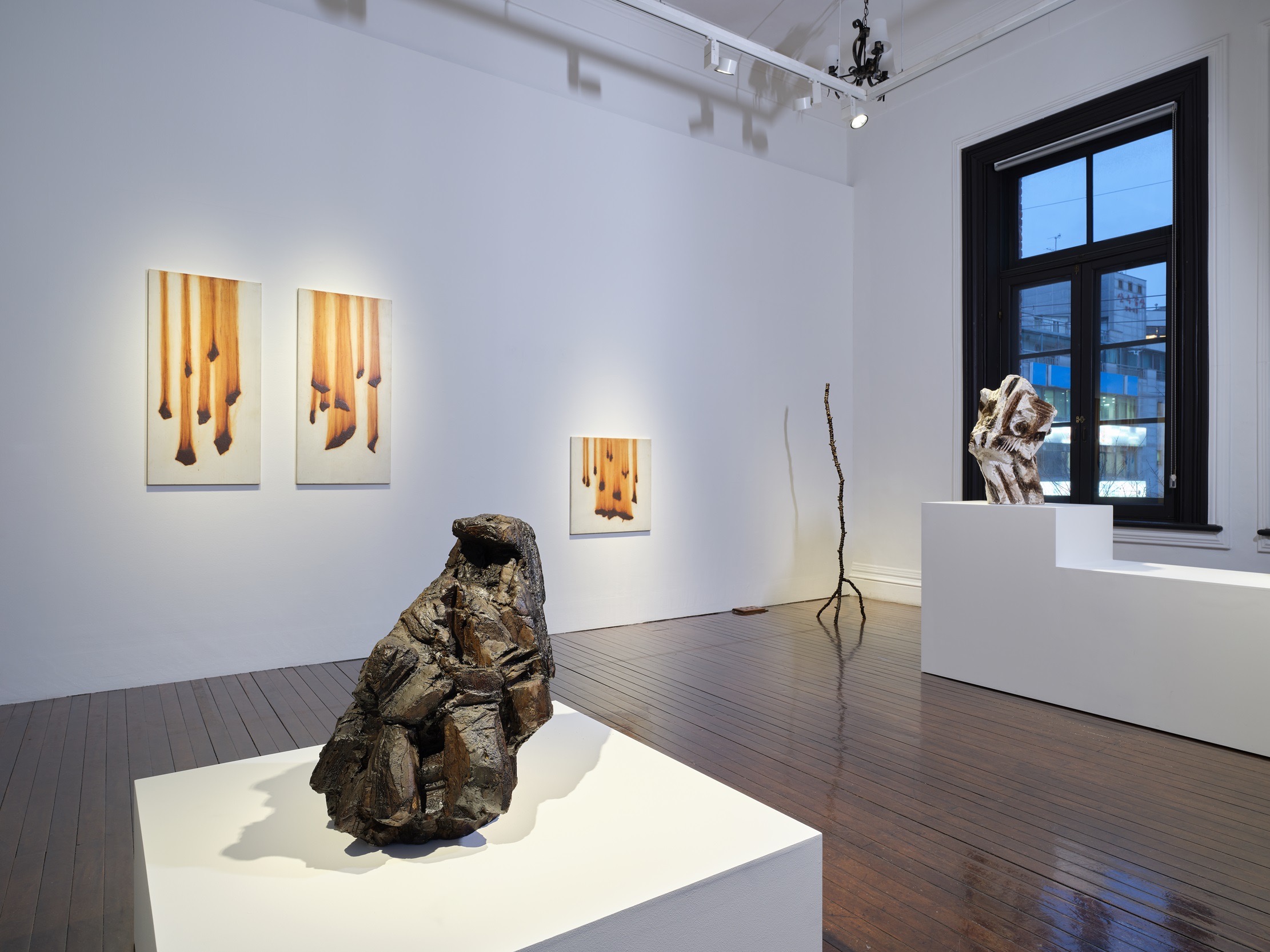 전시전경 · Exhibition view · (출처 = 서울시립미술관) · (Source = Seoul Museum of Art)