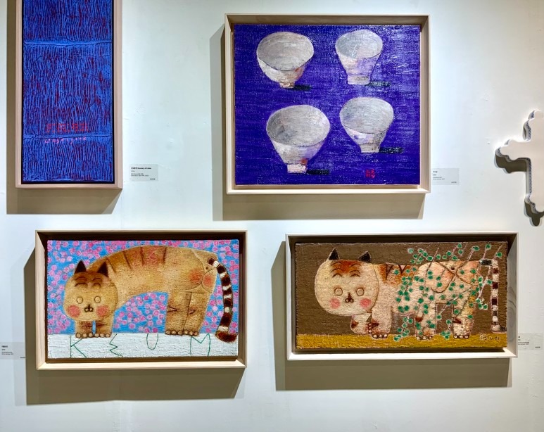 전시전경 · Exhibition view · (이미지 출처 = 두나무 아트큐브) · (Image Source = doonamoo artcube)