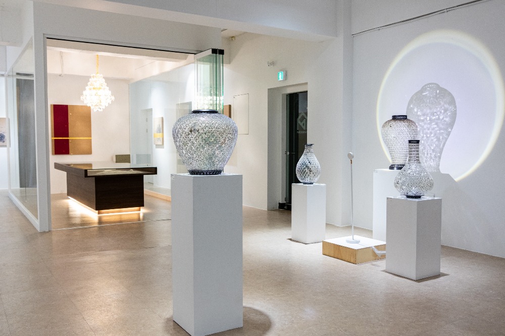 전시전경 · Exhibition view · (이미지 출처 = 맨션나인) · (Image Source = mansion9)