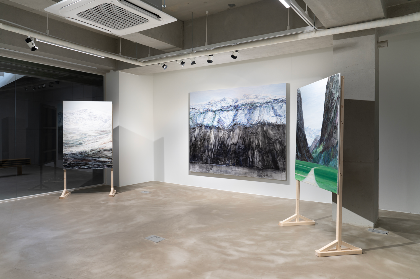 전시전경 · Exhibition view · (이미지 출처 = oaoa갤러리)