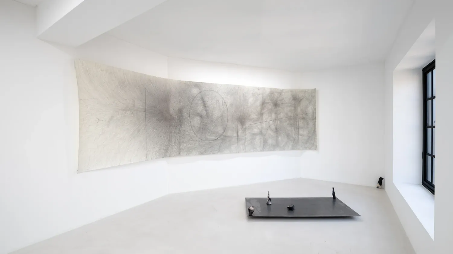 전시전경 · Exhibition view · Exhibition view: 불타는 집/House on Fire, Esther Schipper, Seoul, 2024. Photo © Hyun Jun Lee