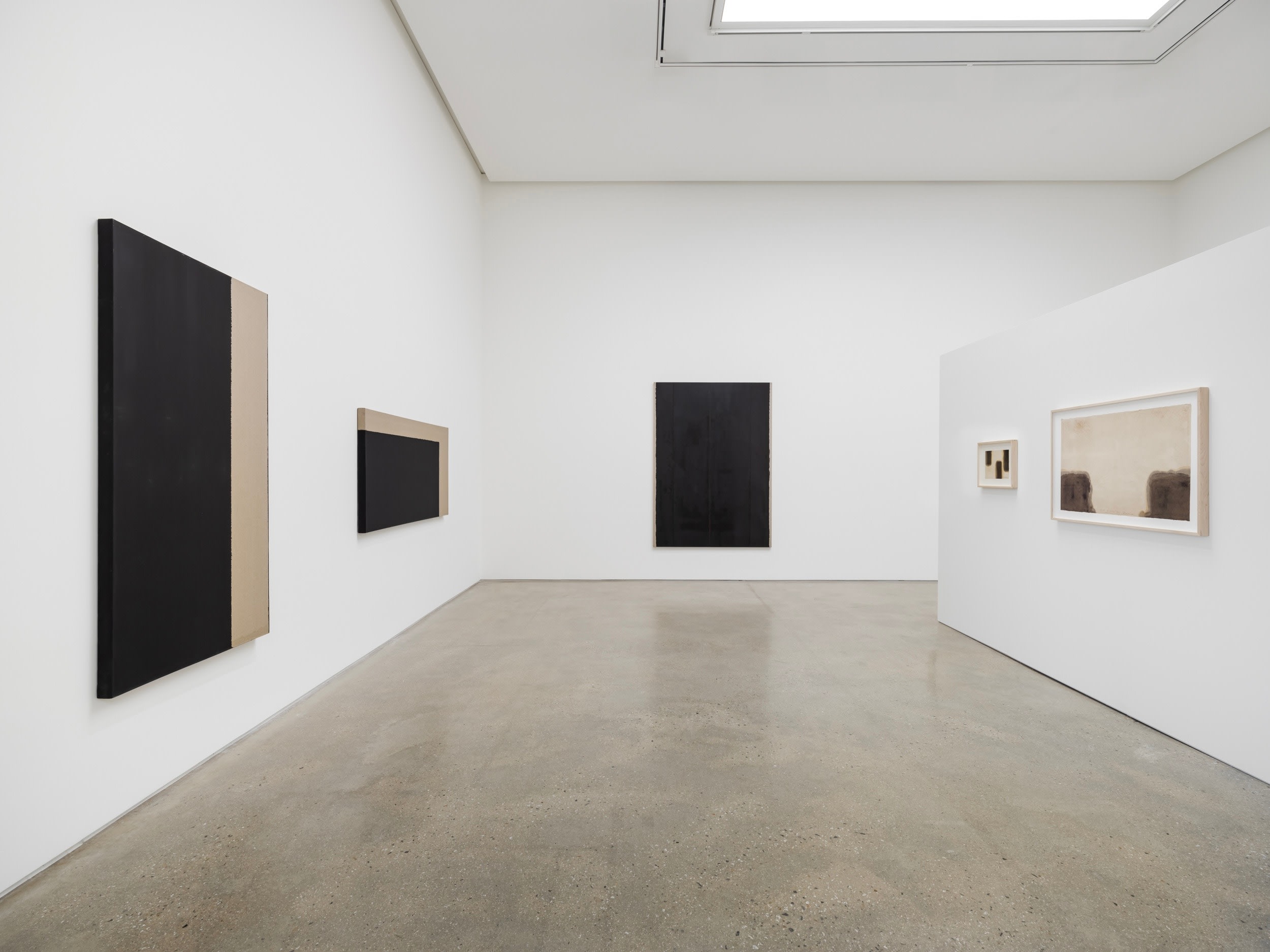 전시전경 · Exhibition view · (출처 = pkm갤러리)
