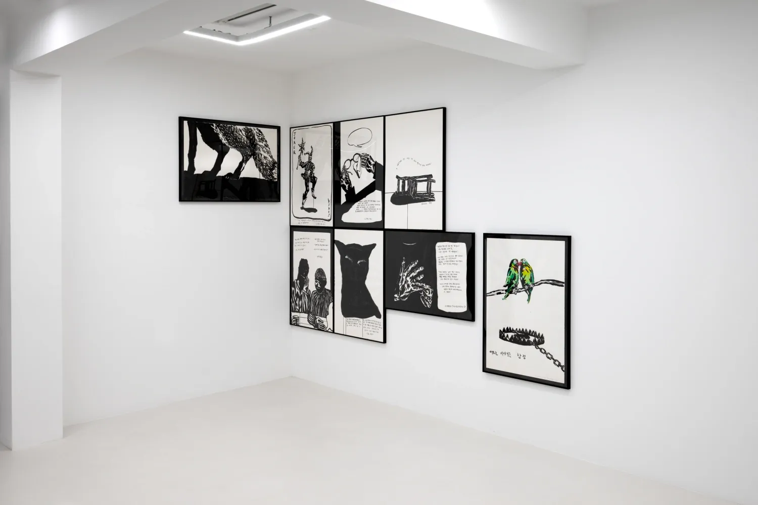 전시전경 · Exhibition view · Exhibition view: 불타는 집/House on Fire, Esther Schipper, Seoul, 2024. Photo © Hyun Jun Lee