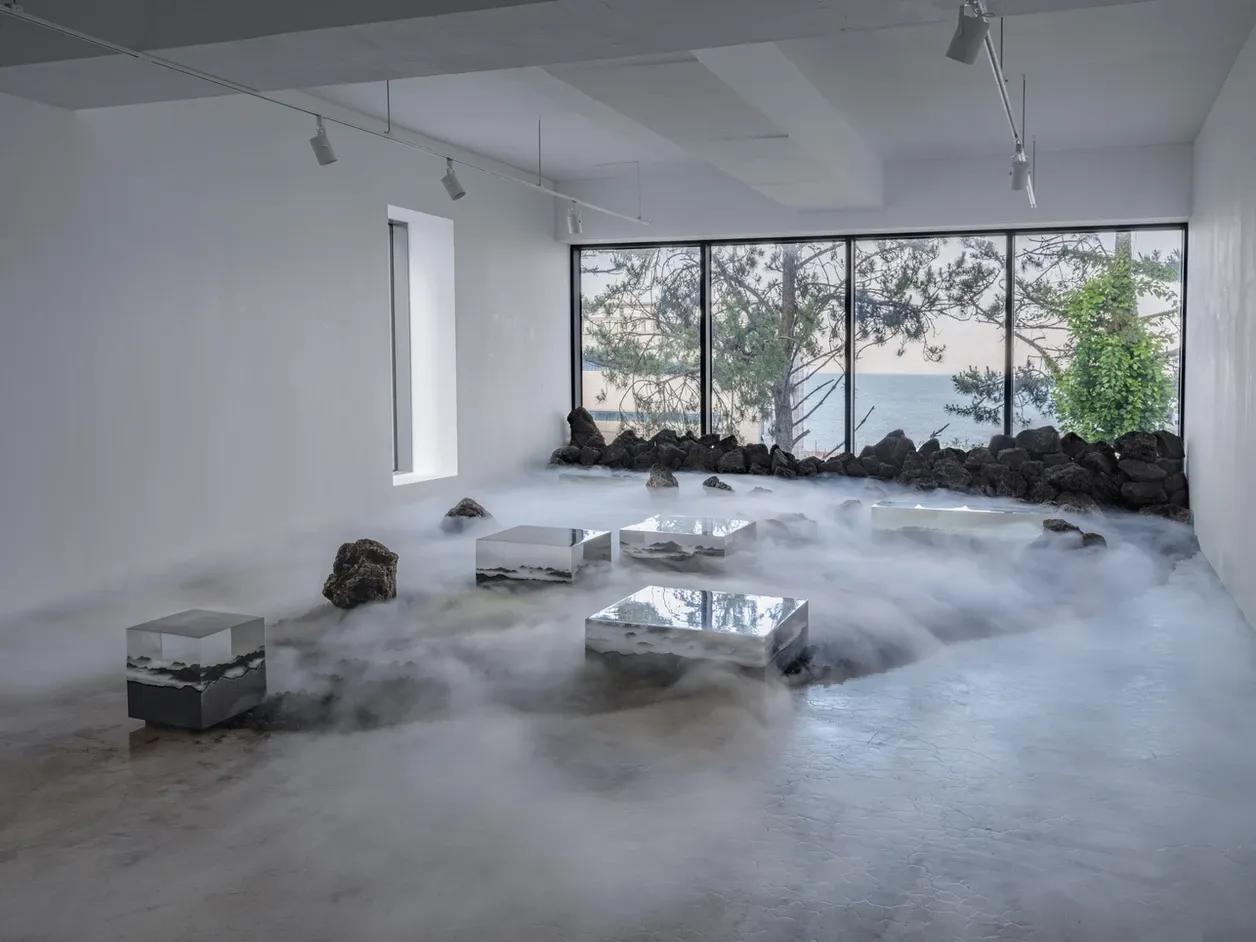 전시전경 · Exhibition view · (출처 = 리나갤러리)