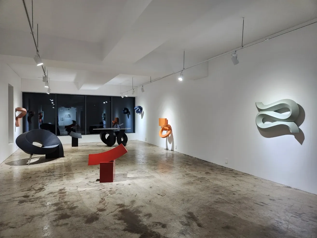 전시전경 · Exhibition view · (출처 = 리나갤러리)