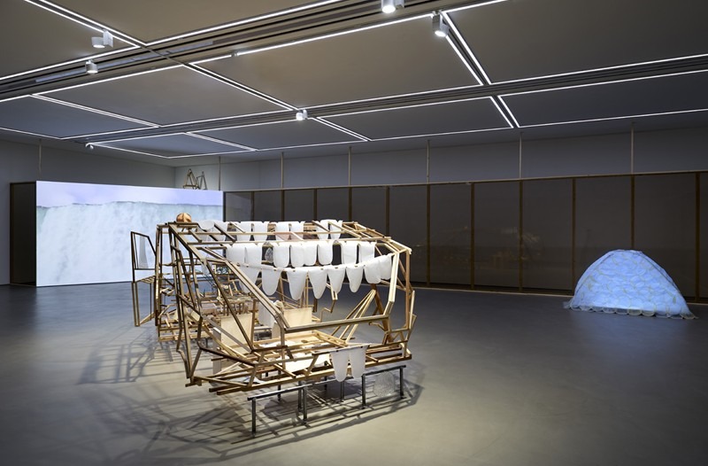 전시전경 · Exhibition view · 노혜리 개인전 《August is the cruelest》, 전시 전경, 두산아트센터 두산갤러리, 서울, 2025, 사진: 김상태 Hyeree Ro’s Solo Exhibition August is the cruelest, Installation view, DOOSAN Art Center DOOSAN Gallery,  Seoul, 2025, photo: Sangtae Ki