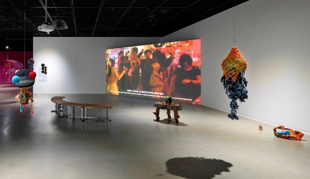 전시전경 · Exhibition view · 출처:수원시립미술관 행궁본관
