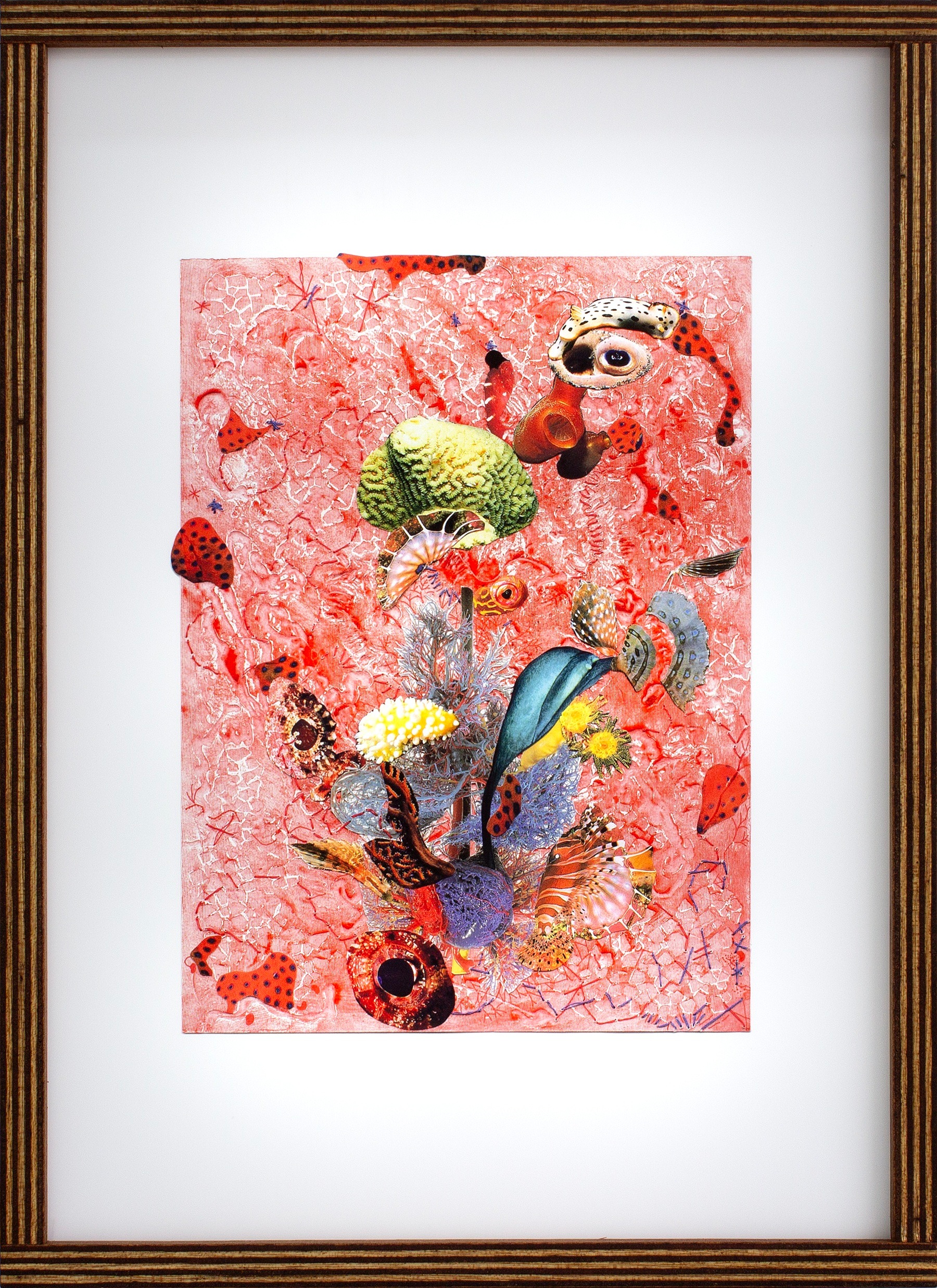 공명하는 관계망_연작 중_몸부림 · 필름 프린트, 아크릴 판, LED 조명, 목재 프레임 박스 · 44x32x10cm · 2025 · 출처 및 제공: 이유진