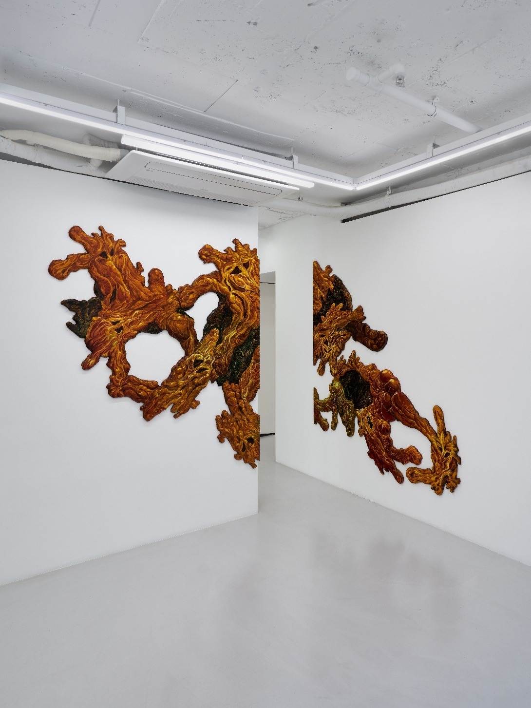 전시전경 · Exhibition view · 임창곤 Chang Kon Lim 증식하는 숨결 The Multiplying Breath, 2024 oil on wood, 192 × 288 cm (dimensions variable)
