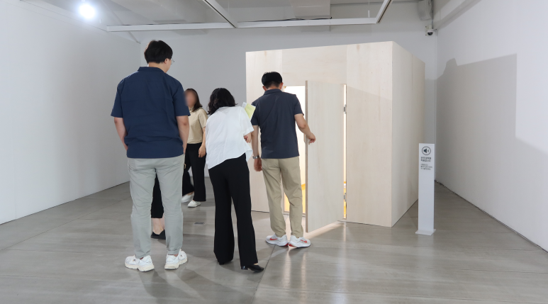 전시전경 · Exhibition view