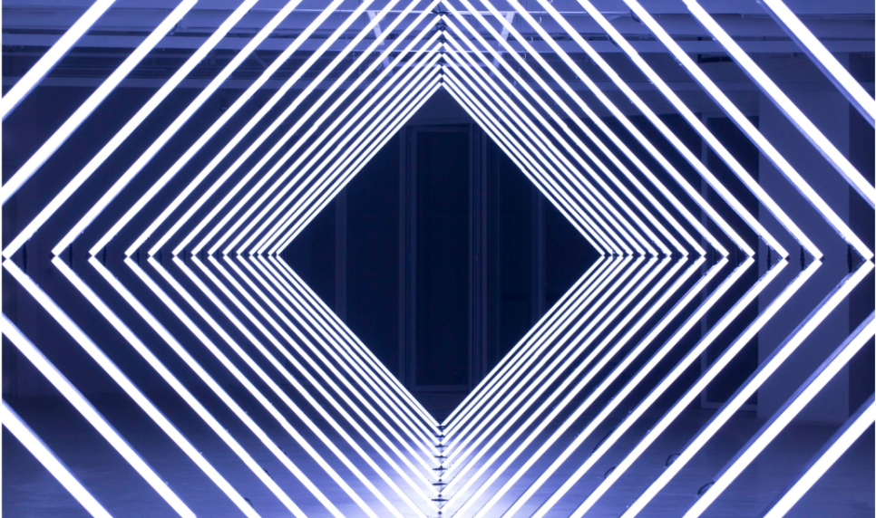 내로우 V.2 · 조명과 사운드 설치  LED 조명, 사운드 · 2021 · 노노탁 NONOTAK