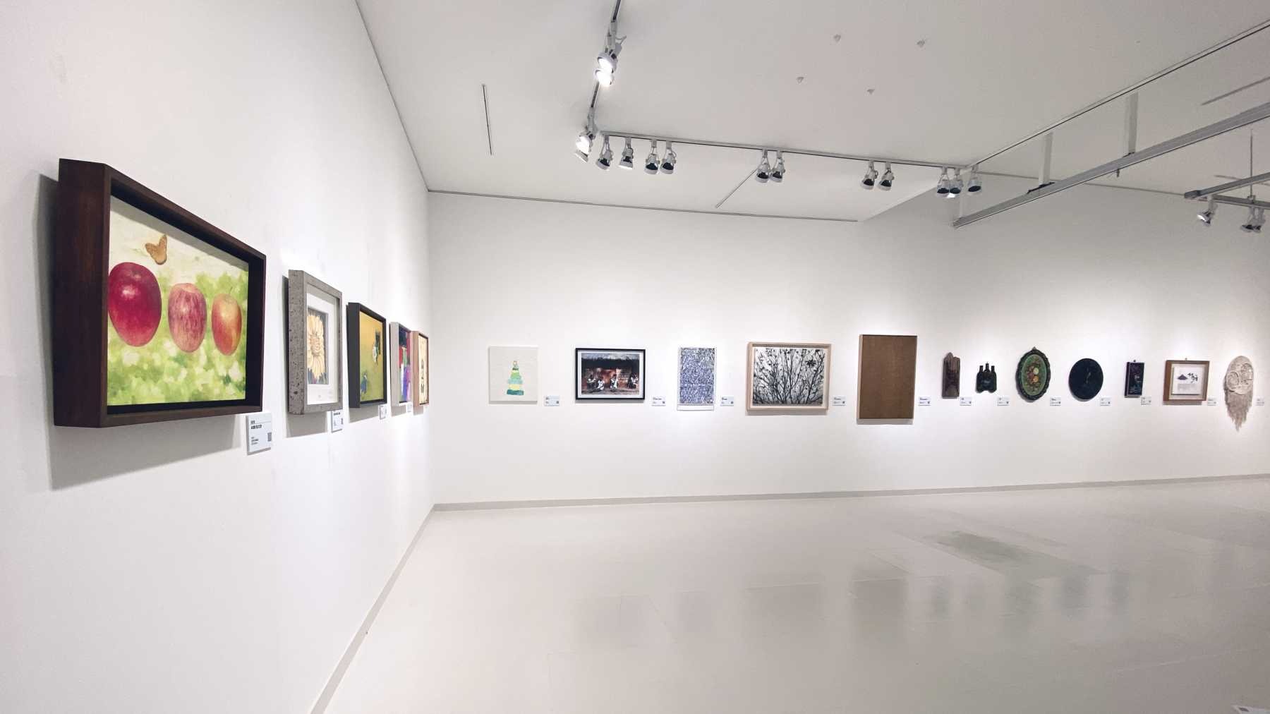 전시전경 · Exhibition view