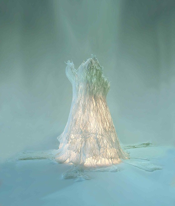 Adam’s Mini Dress · 닥나무 · 54 x 48 x 90cm · 2008 · MUNI(연문희)