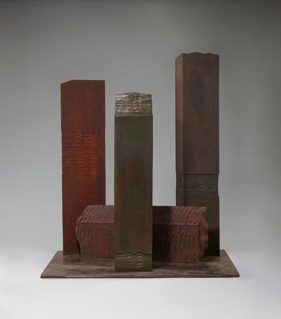 매스의 비(碑) · 동합금, 나무 (좌대_ 철) · 147×127×100cm · 1981 · 전국광 · 국립현대미술관 소장