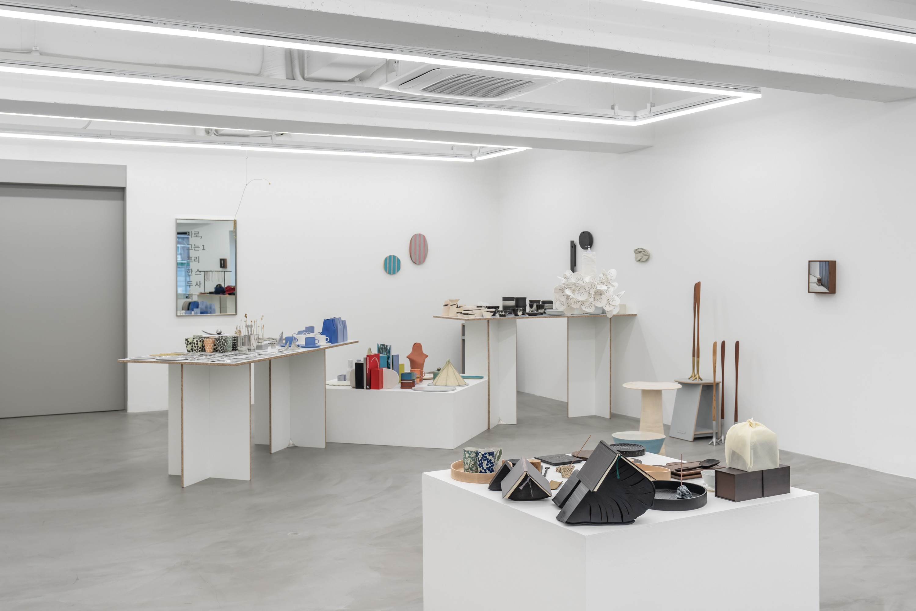전시전경 · Exhibition view