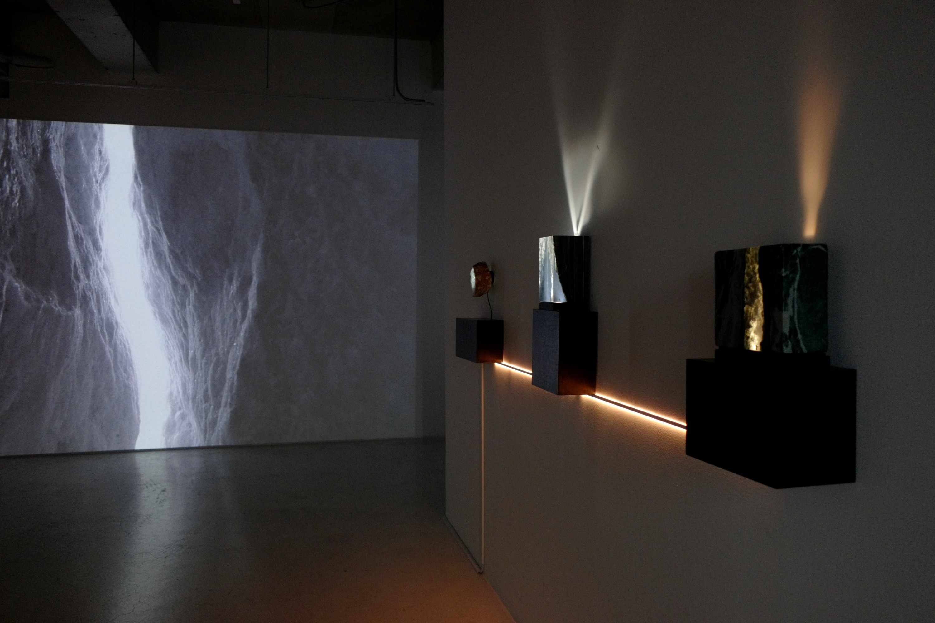 전시전경 · Exhibition view